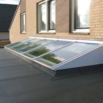 LDM LessenaarsDak tegen Muur